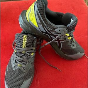 ASICS Gel-Sonoma men’s running shoe. Size 11 US Brand New NO tags. Black